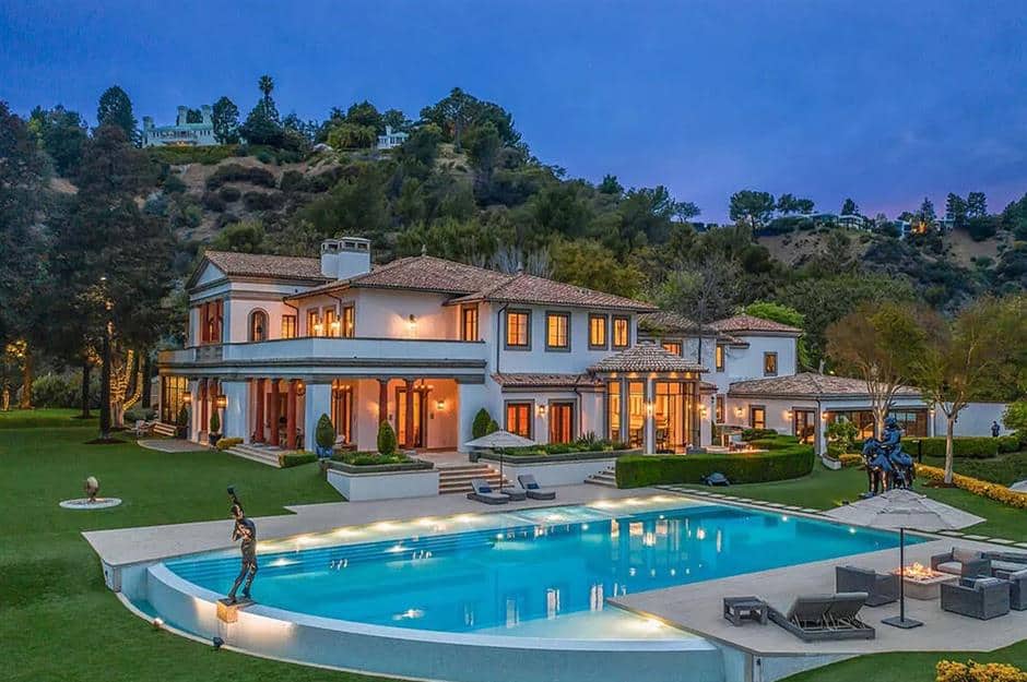 where does adele live