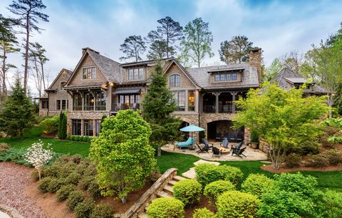 The Country King's Homes: Where Does Alan Jackson Live?
