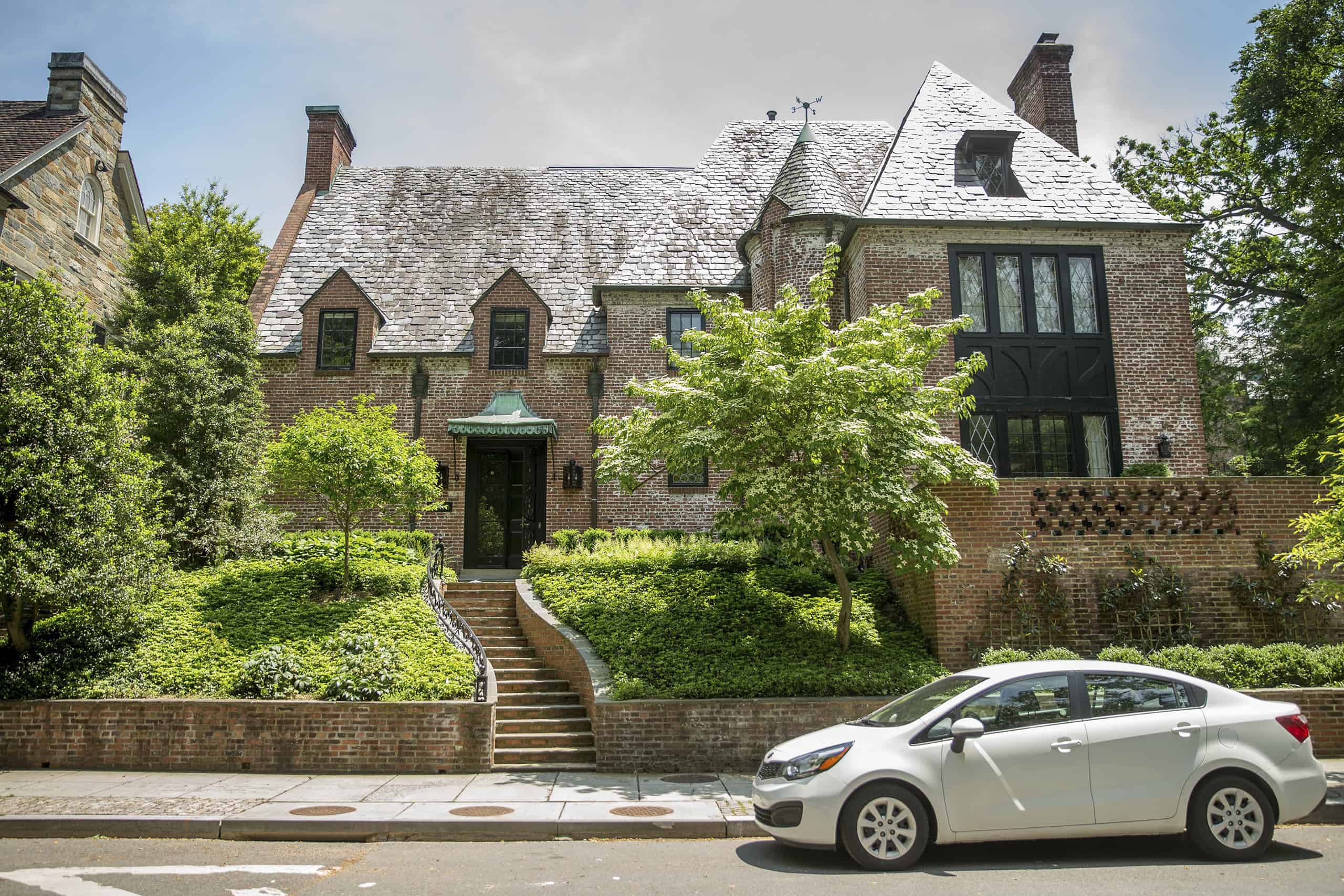 Where Does Obama Live? A Look at Barack's Real Estate