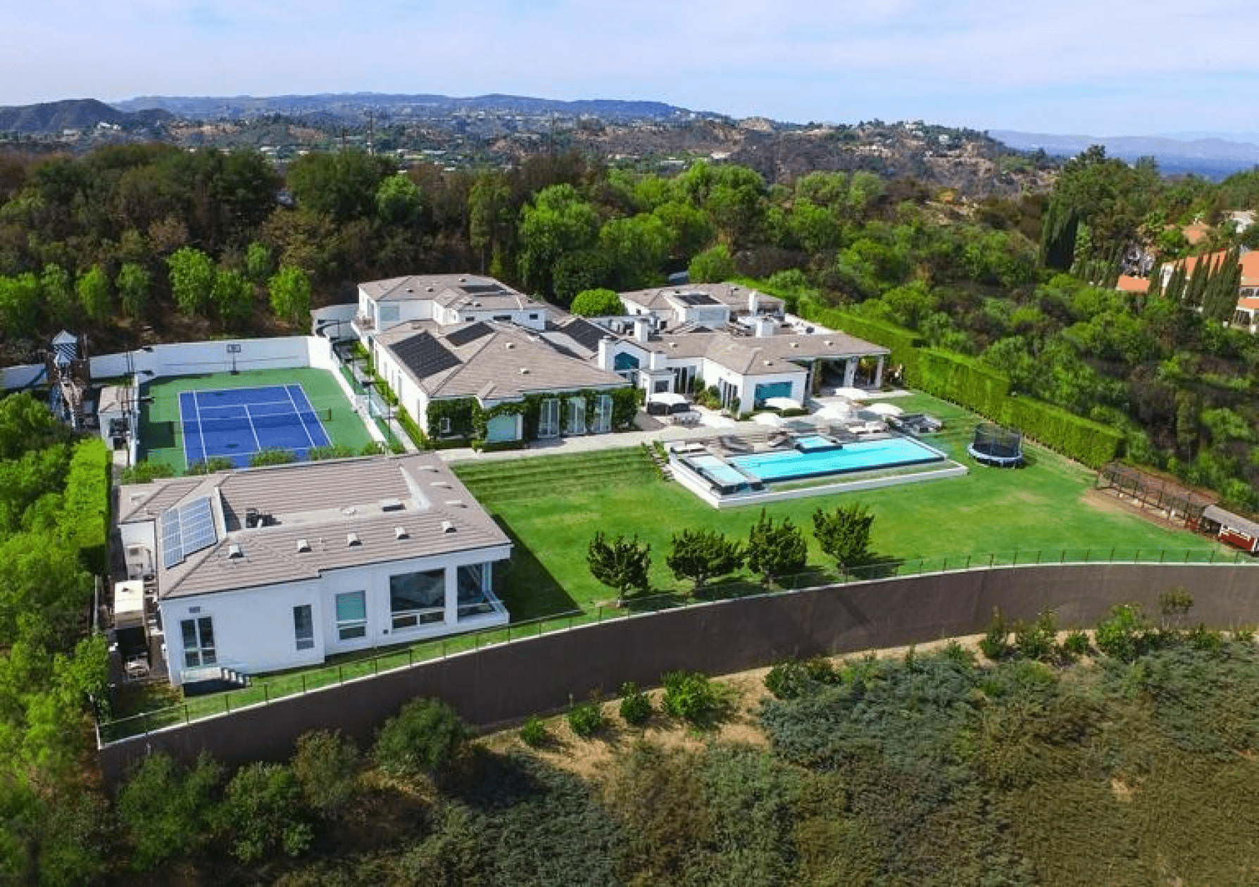 Where Does Blake Shelton Live? Photos of His Ranch