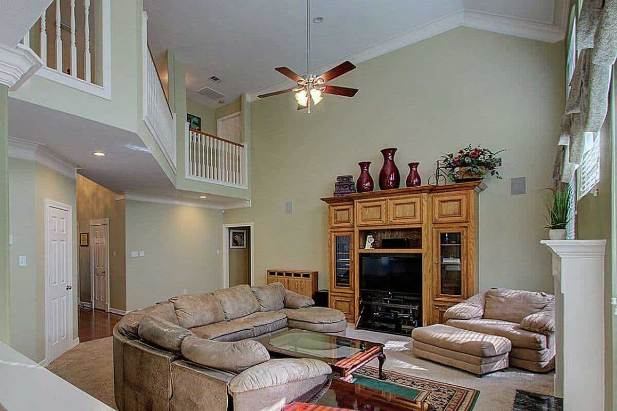 Where Does Simone Biles Live?